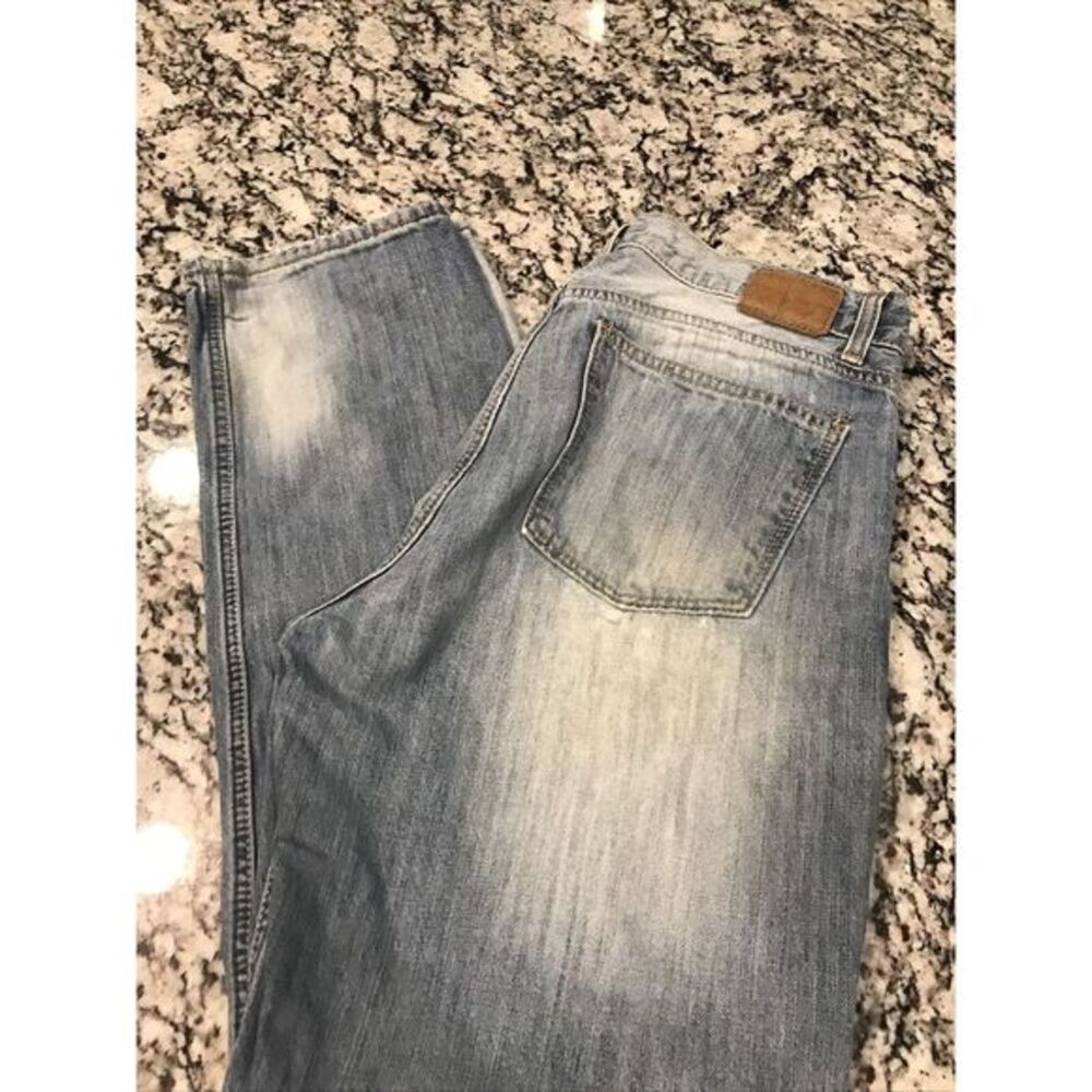 Cremieux Men's Blue Denim Jeans Straight Leg Comfort Cotton Stretch Size 33x32